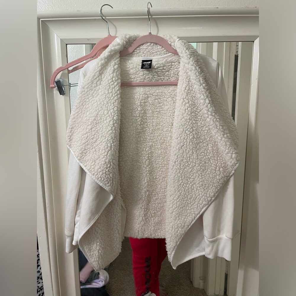 Fully lined sherpa jacket in cream